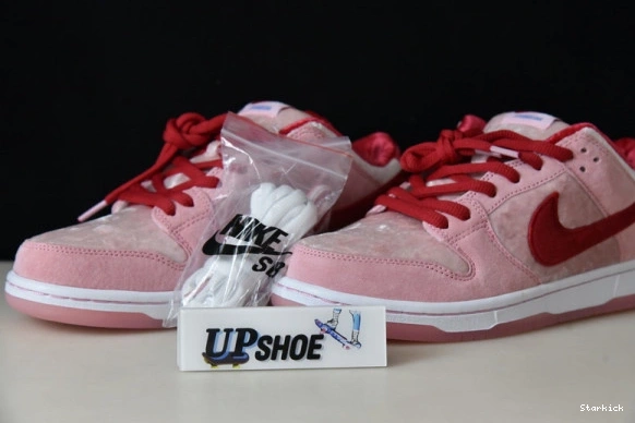 CT2552-800 Nike Skateboards Low Dunk StrangeLove  SB 0309